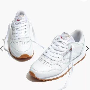 NWT Reebok CL Sneaker - Leather